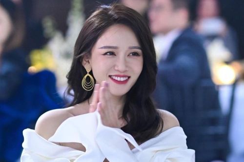 Sao Hoa ngữ 10/10: Trần Kiều Ân đáp trả tin đồn sinh con ở tuổi 45
