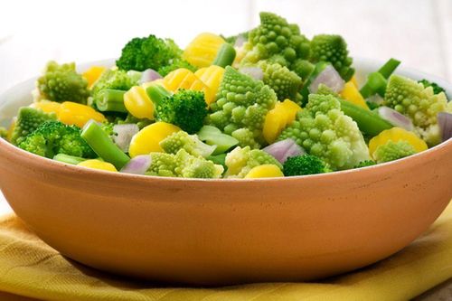 Cho dầu ăn khi luộc rau củ quả, mẹo nhỏ có nhiều công dụng tuyệt vời