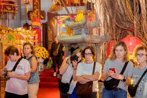 Khám phá ngôi đình 200 tuổi giữa lòng Hà Nội
