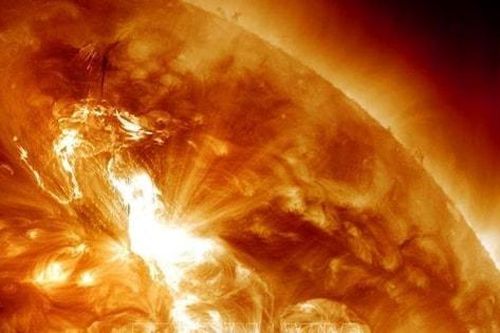 Bão Mặt trời cực mạnh sắp tác động đến Trái đất