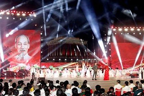 Bác Hồ với Hà Nội - nghĩa nặng, tình sâu