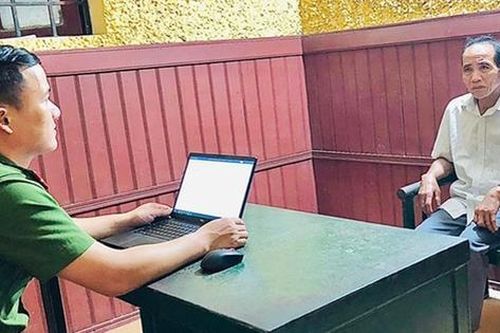 Khởi tố người đàn ông kéo dây điện qua cánh đồng làm 2 người tử vong.