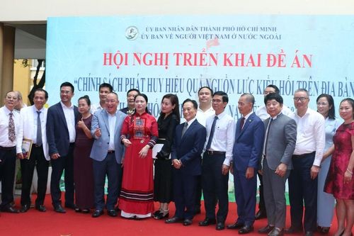 DSS Group được tặng Giấy khen của Ủy ban về người Việt Nam ở nước ngoài TP.HCM