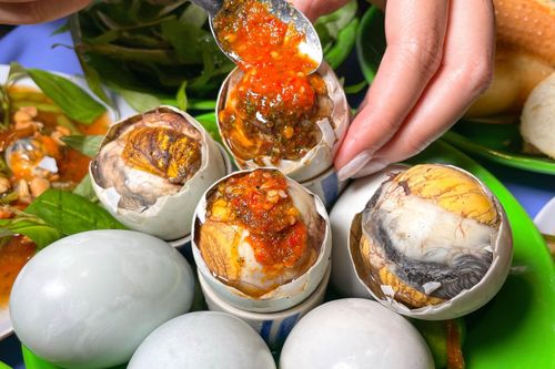 Campuchia và Thái Lan đều có trứng vịt lộn