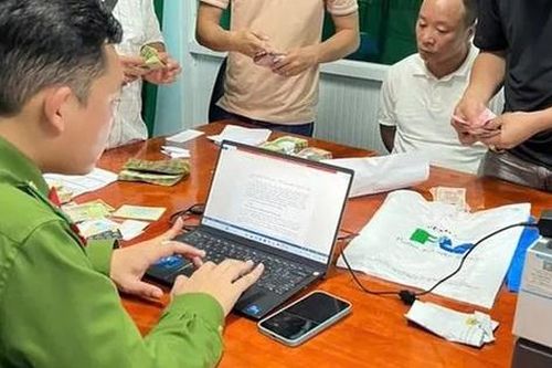 Giả danh cán bộ Công an để lừa đảo chiếm đoạt tài sản