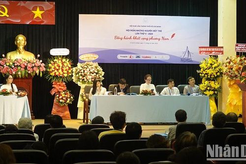 Tiếp thêm ngọn lửa sáng tạo cho những người viết trẻ
