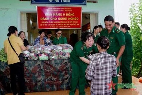 Hội Phụ nữ Bộ đội Biên phòng tỉnh Sóc Trăng thực hiện mô hình 'Gian hàng 0 đồng dành cho người nghèo'