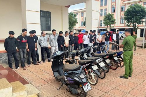 Khởi tố 22 'báo thủ' gây rối