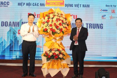 Chủ tịch HĐND TP Đà Nẵng gặp mặt Hiệp hội các nhà thầu xây dựng miền Trung nhân ngày Doanh nhân Việt Nam 13-10