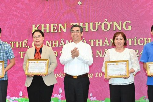 Nỗ lực toàn diện để hoàn thành các chỉ tiêu, tạo động lực mới và khí thế trước Đại hội Đảng bộ quận 6