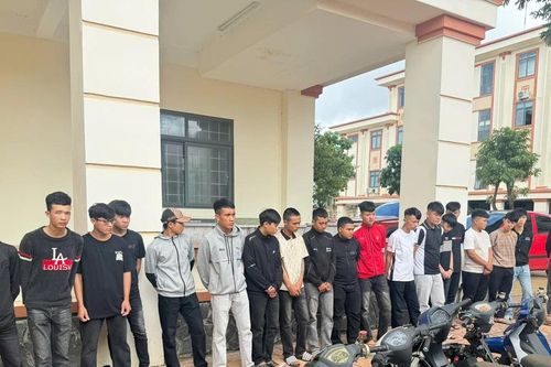 Khởi tố hơn 20 thanh niên sử dụng hung khí gây rối trên đường