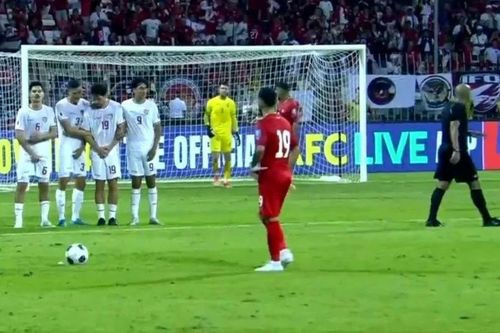 Đội tuyển Indonesia rơi chiến thắng phút bù giờ, HLV Shin Tae Yong chỉ trích trọng tài