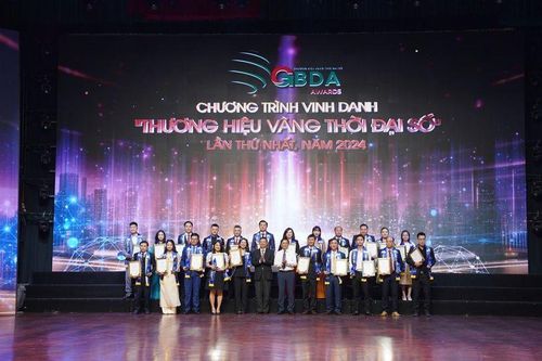 Tạp chí Thương hiệu và Sản phẩm vinh danh các thương hiệu vàng thời đại số lần thứ nhất