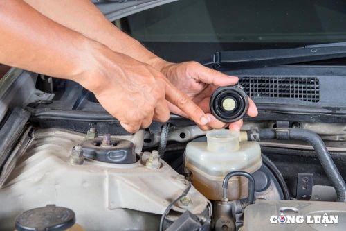 Tác dụng của dầu phanh ô tô: Bạn cần biết