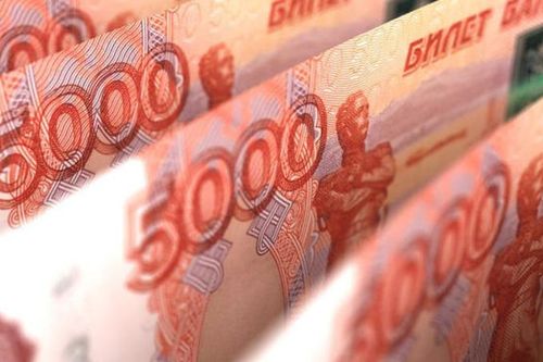 Đồng Rúp Nga chạm mức thấp nhất trong một năm so với đô la và nhân dân tệ