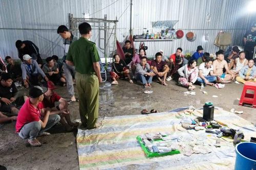 Khởi tố 14 đối tượng trong vụ án đánh bạc quy mô lớn ở Hậu Giang