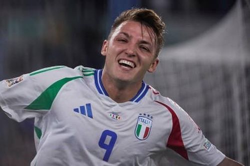 Pha đạp bóng thô bạo khiến Italia trả giá