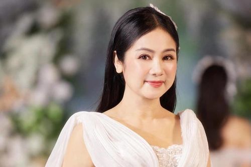 Cuộc sống viên mãn ở tuổi 55 của mỹ nhân 'lá ngọc cành vàng'
