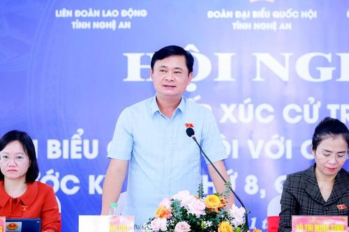 Bí thư Tỉnh ủy Nghệ An Thái Thanh Quý tiếp xúc cử tri là công nhân, lao động