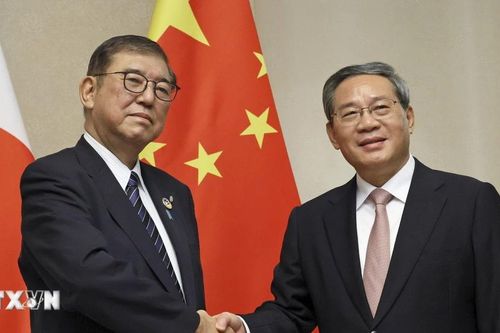 Tân Thủ tướng Nhật Bản hội đàm riêng rẽ với lãnh đạo Trung Quốc, Ấn Độ