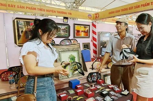 Hà Nội khai mạc Festival làng nghề, thiết kế sáng tạo năm 2024