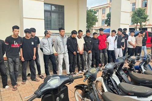 Khởi tố 22 đối tượng mang hung khí náo loạn quốc lộ, quay phim đăng lên mạng xã hội