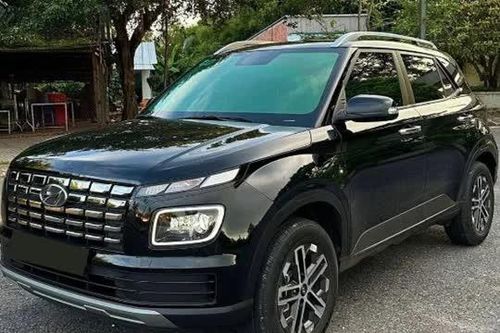 Chạy 'siêu lướt' 4.000 km, Hyundai Venue bán lại với giá khó tin