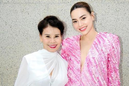Sắc vóc của mẹ Hồ Ngọc Hà ở tuổi U70