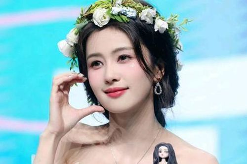 Bạch Lộc bị Vu Chính gây sức ép gia hạn hợp đồng