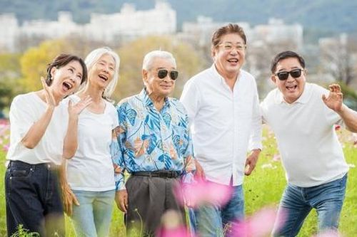 Bộ phim 'chữa lành' khiến khán giả thích thú: Nam chính là người cả showbiz kính nể