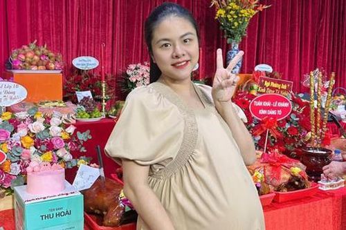 Diễn viên Vân Trang vừa sinh con thứ 4, ông xã tiết lộ điều đặc biệt của quý tử