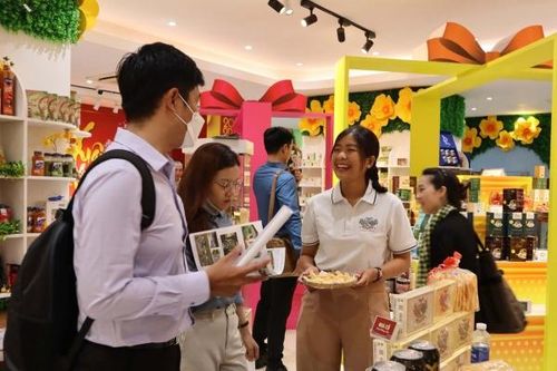 Doanh nhân Việt Nam: Vượt tâm thế người đi sau 'chèo lái' doanh nghiệp vươn xa, lớn mạnh