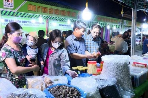 Quảng Ninh: 30 gian hàng tiêu chuẩn tại Tuần hàng Việt về huyện Ba Chẽ năm 2024