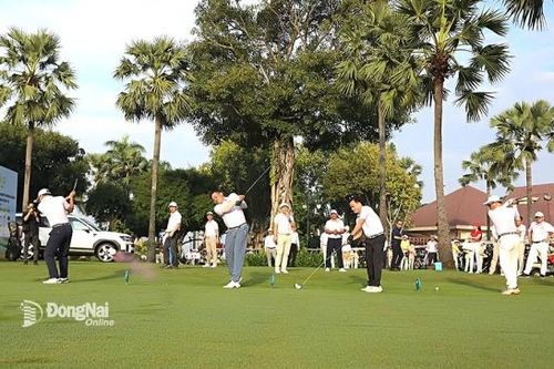 152 golfer tham dự Giải golf mừng Đại hội Hiệp hội Doanh nghiệp Đồng Nai và kỷ niệm 20 năm Ngày Doanh nhân Việt Nam