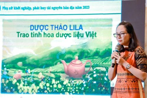 Chị Nguyễn Thị Thu Trang tranh tài tại chung kết toàn quốc cuộc thi phụ nữ khởi nghiệp
