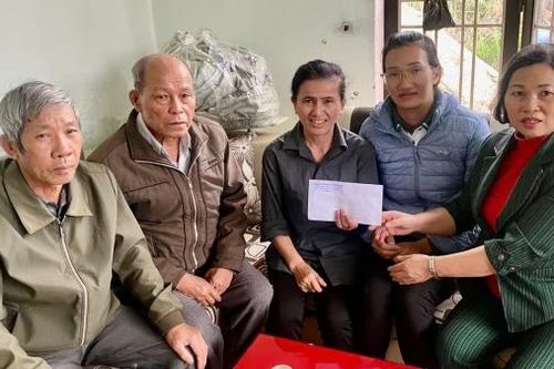 Biến rác thải thành quà tặng - hành động đẹp trong đời sống