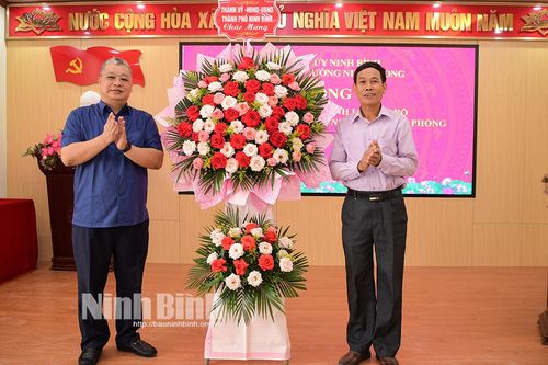 Công bố quyết định thành lập Chi bộ HTX Dịch vụ nông nghiệp Yên Phong