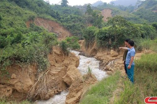 Sớm có phương án di chuyển nhân dân ra khỏi vùng nguy cơ sạt lở
