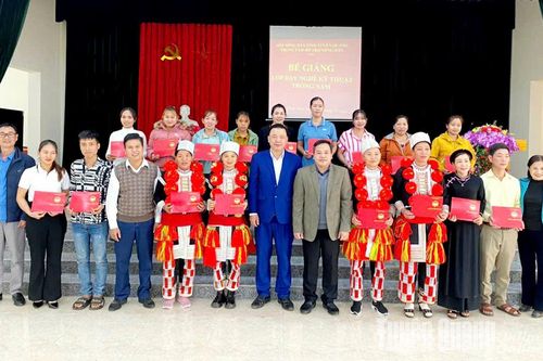 Chú trọng đào tạo nghề cho nông dân