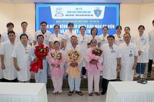 4 bệnh nhân tìm thấy nguồn sáng từ giác mạc hiến tặng của 2 người