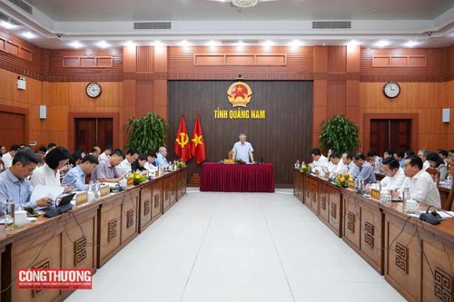 Phó Thủ tướng Thường trực Nguyễn Hòa Bình làm việc với 5 tỉnh, thành miền Trung