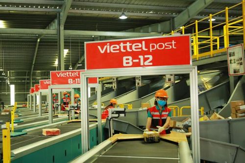 Một cổ phiếu 'họ Viettel' leo lên mức cao nhất kể từ giữa tháng 7