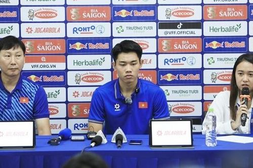 Đình Bắc tự tin trước trận đấu gặp ĐT Ấn Độ