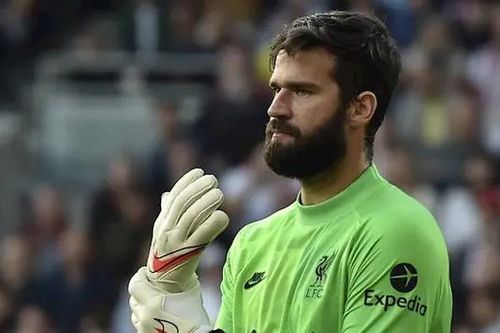 Alisson Becker nghỉ thi đấu 6 tuần vì chấn thương
