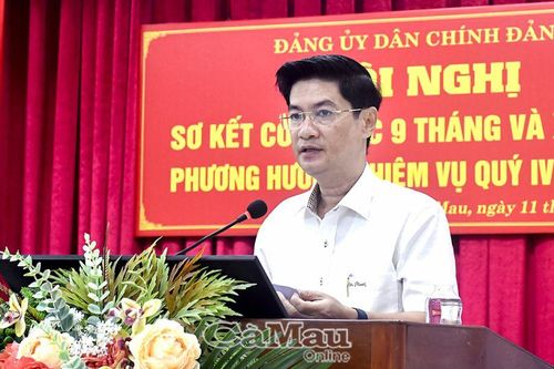 'Trên làm gương mẫu mực, dưới tích cực làm theo'