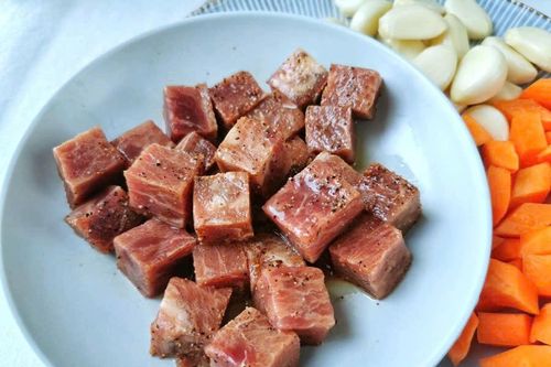 Cách làm bò lúc lắc bơ tỏi thơm ngon, đậm vị