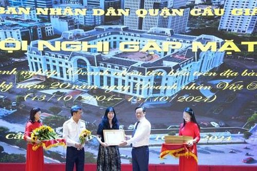 Quận Cầu Giấy: Cam kết đồng hành, hỗ trợ tối đa cho doanh nghiệp