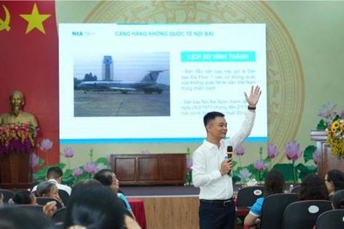 Tuyên truyền an toàn hàng không cho người dân khu vực sân bay Nội Bài