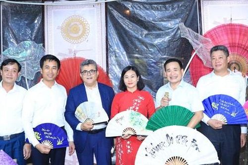 Từ Thành phố Anh hùng, Thành phố Vì hòa bình đến 'thủ đô của phẩm giá con người'