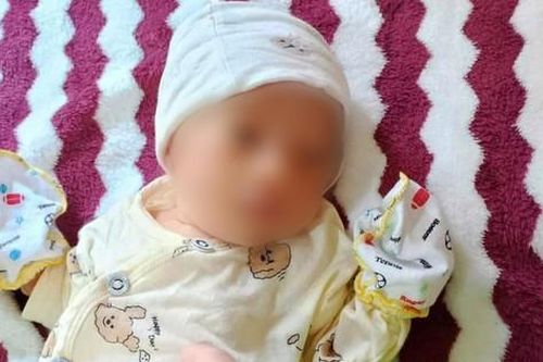 Phát hiện bé sơ sinh bị bỏ rơi cùng lời gửi gắm